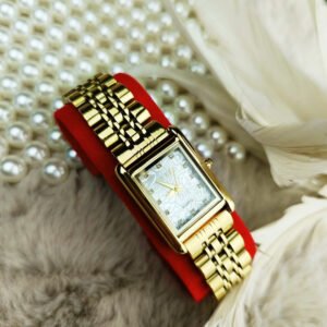 Montre IEKE modèle carré couleur Blanche Bracelet doré pour femme